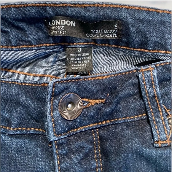 London Skinny Fit Denim Jeans Women's Size 5 Blue Low Rise Distressed 30X30 - Picture 2 of 6